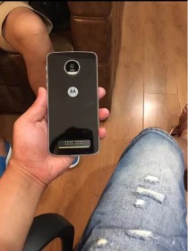 Moto Z Play hands-on pictures