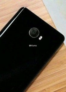 Alleged live photos of the Xiaomi Mi Note 2 (count the cameras)