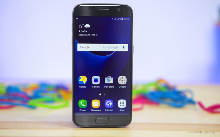    Samsung Galaxy S7 -  8