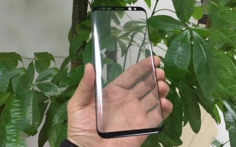 These are the glass panels for the Galaxy S8, allegedly