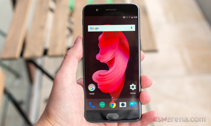OnePlus confirms the OnePlus 5 has an upside down display OnePlus confirms the OnePlus 5 has an upside down display