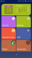 Simple homescreen with a tiled interface - Huawei Mate 9 Pro review