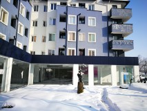 Zoom: 1x (27mm-equiv.) • ~3x (78mm-equiv.) • 4x (108mm-equiv.) - LG V20 vs. Huawei Mate 9 review