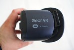 Gear VR and its controller - Samsung Galaxy S8 accessories