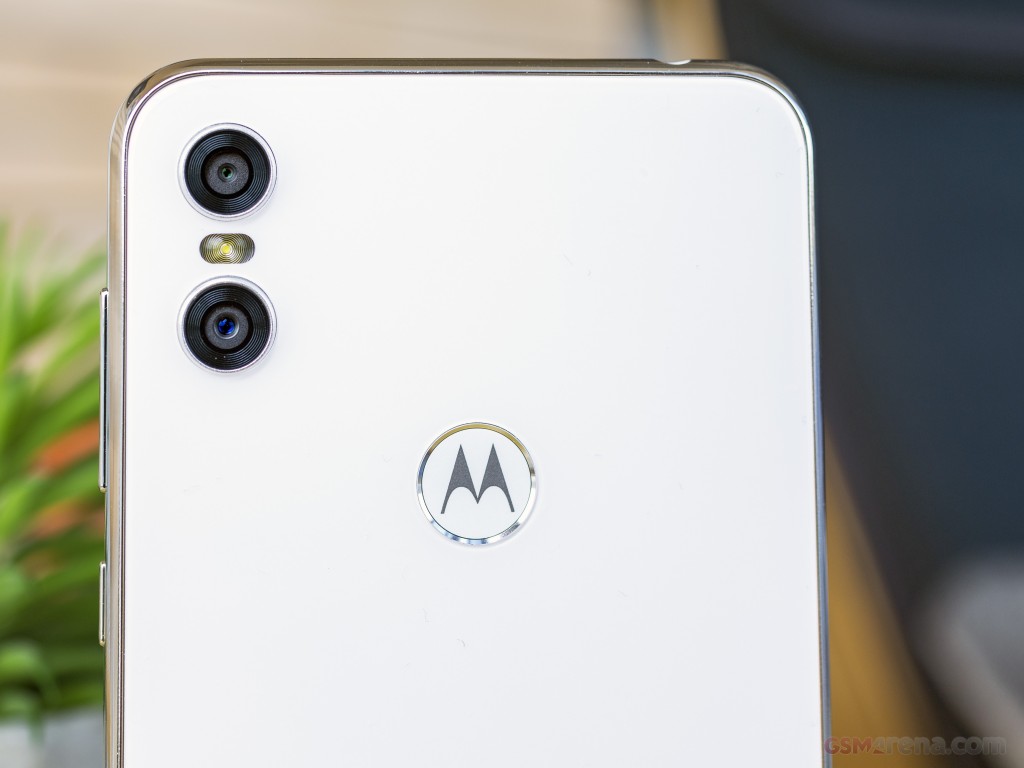 Motorola One P30 Play Pictures Official Photos