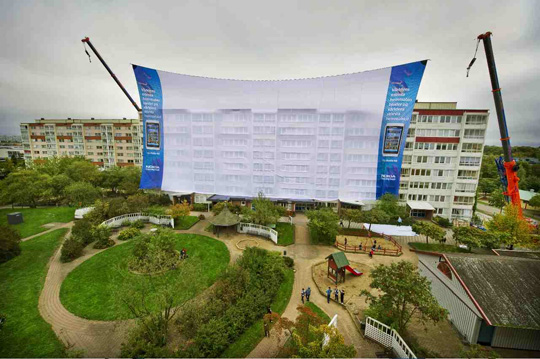 nokia-n8-feeds-video-to-the-largest-cinema-screen-in-the-world