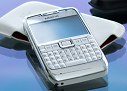 Nokia E71 review: Messenger of steel