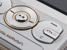 Sony Ericsson W715
