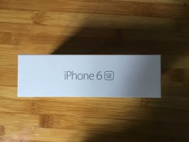 Alleged iPhone 6 SE box: side view