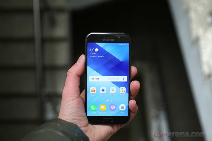 Just In Samsung Galaxy A5 2018 Hands, Can Samsung A5 Screen Mirror