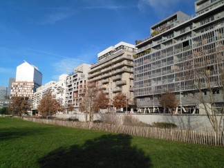 Camera samples: bright light (left), 5 Lux low-light (right)