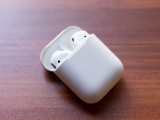 Samsung Galaxy Buds vs Apple AirPods - GSMArena.com news