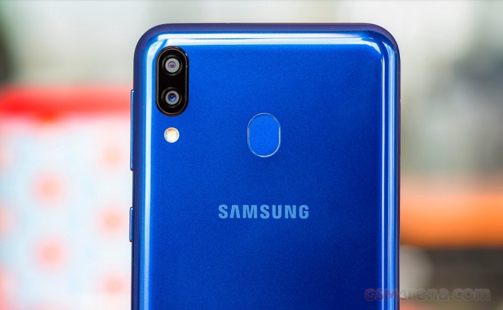 Samsung Galaxy M10 Review A Wellbuilt Phone That Does