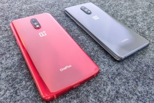 OnePlus 7 in Red and Mirror Grey