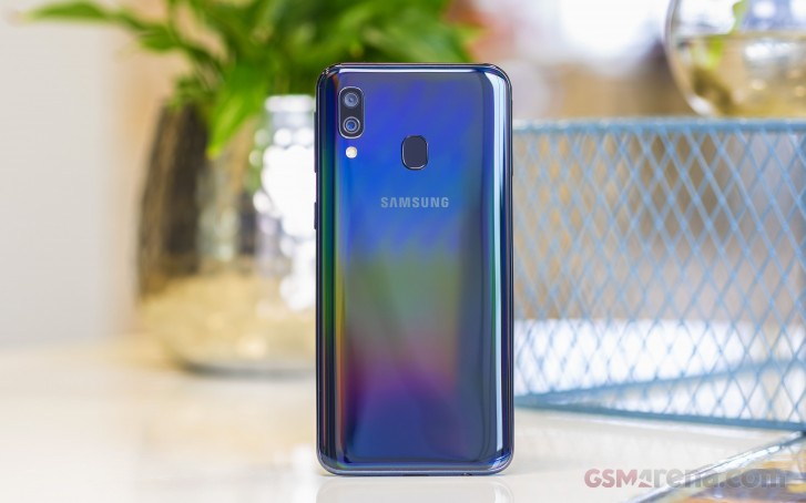 what is cellphone location Samsung Galaxy A40