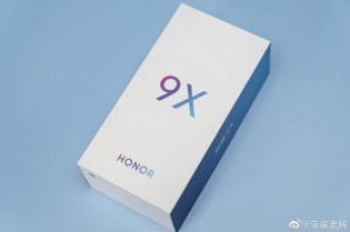 Honor 9X retail box