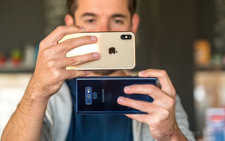 Apple iPhone XS Max vs. Samsung Galaxy Note9 camera comparison