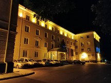 Low-light samples, AI on - f/1.8, ISO 640, 1/20s - Huawei Mate 20 lite review