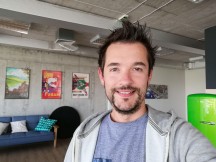 Selfie samples - f/2.0, ISO 80, 1/33s - Huawei Mate 20 lite review
