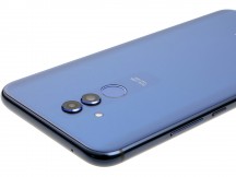 Controls on the right - Huawei Mate 20 lite review