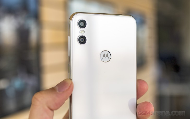 Motorola One review