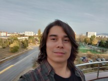 Razer Phone 2 selfie samples - f/2.0, ISO 100, 1/370s - Razer Phone 2 review