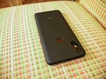 The bundled case - Xiaomi Mi Mix 3