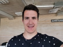 Normal selfies - f/2.0, ISO 200, 1/100s - Honor 20 Pro review