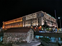 Honor 20 Pro vs Huawei P30 low-light: P30 - f/1.8, ISO 640, 1/33s - Honor 20 Pro review