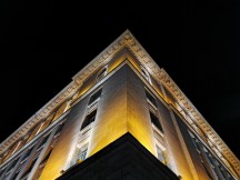 Honor 20 Pro vs Huawei P30 low-light: P30 - f/1.8, ISO 125, 1/-0s - Honor 20 Pro review