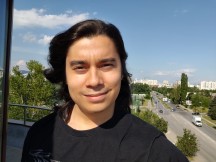 Selfies: Normal - f/2.0, ISO 125, 1/2147s - Oneplus 7 review