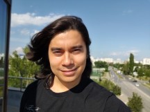 Selfies: Portrait - f/2.0, ISO 125, 1/1994s - Oneplus 7 review