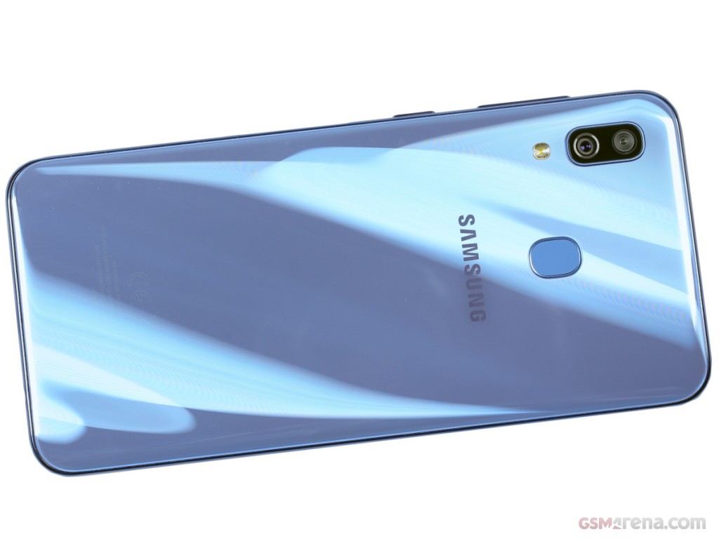 Samsung Galaxy A30 Phone Review