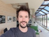 Portrait selfie samples - f/2.0, ISO 40, 1/272s - Samsung Galaxy M30 review