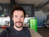 Portrait selfie samples - f/2.0, ISO 100, 1/50s - Samsung Galaxy M30 review