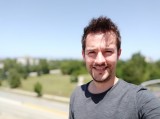 Portrait selfie samples - f/2.0, ISO 100, 1/1614s - Xiaomi Mi 9 SE review