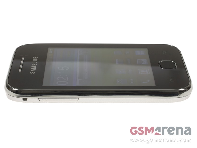 Review Samsung Galaxy Z Flip Hadirkan Desain Clamshell