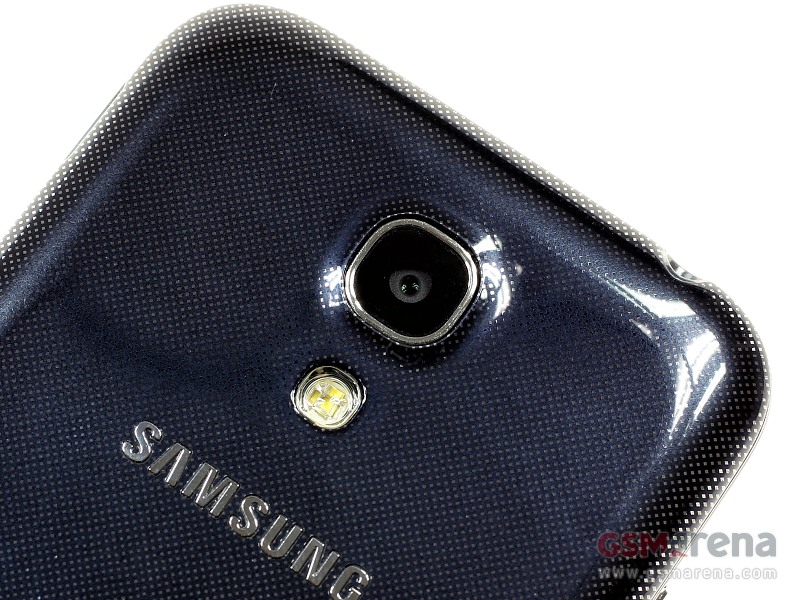 gsmarena_010.jpg